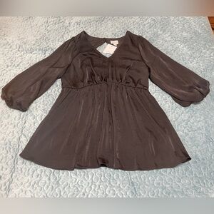 NWT Maternity Ingrid & Isabel Blouse Top Sz M Black Silk-Like Dressy Bell Sleeve